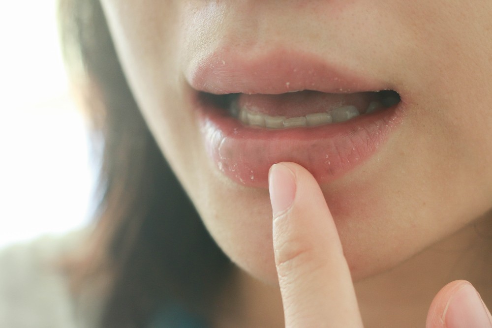 does diabetes cause metallic taste in mouth